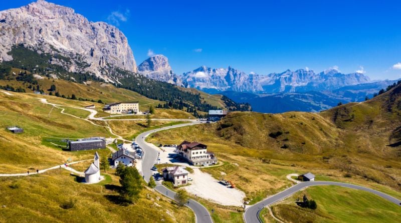 itinerari in auto nelle dolomiti: 10 passi panoramici